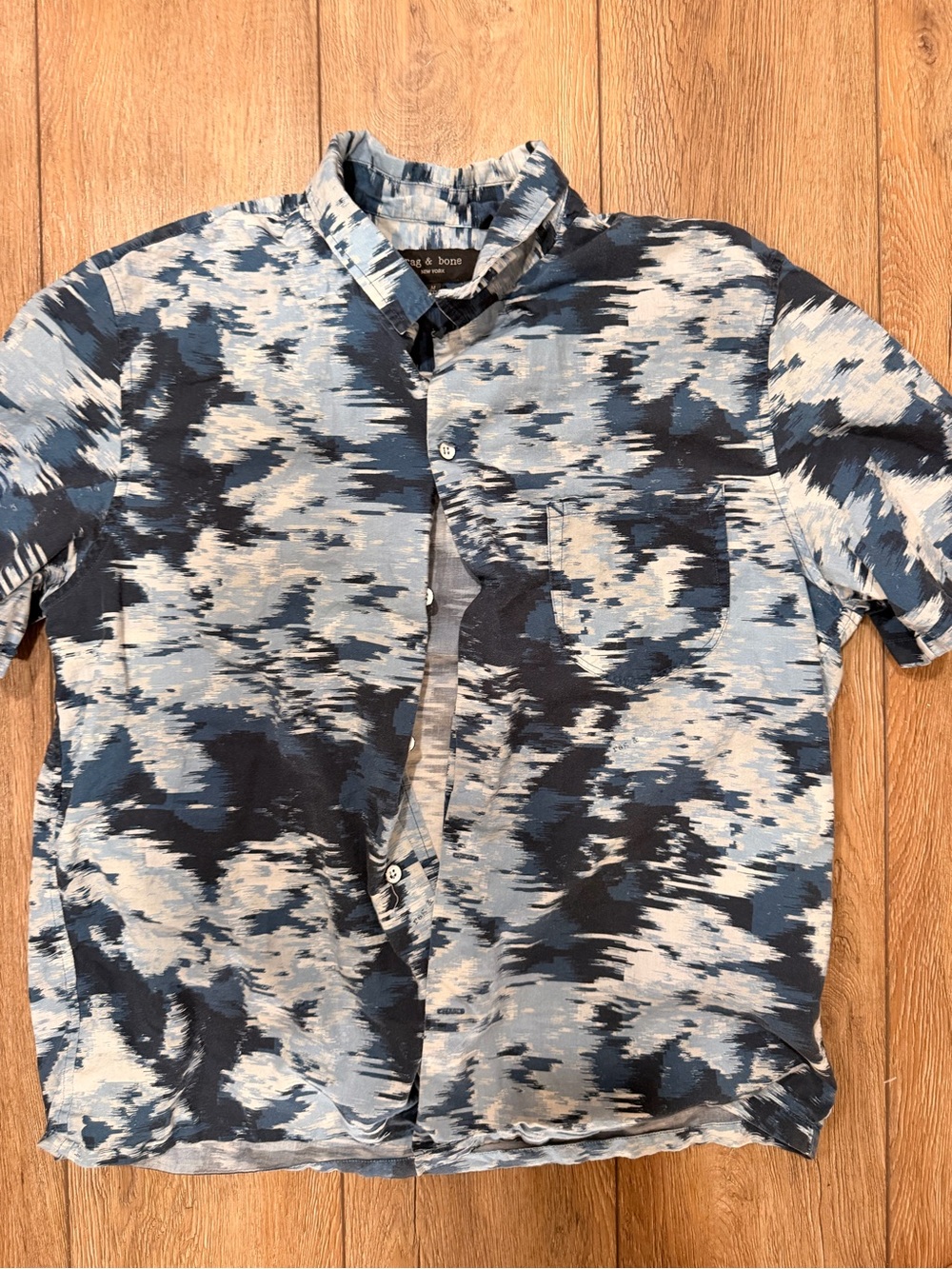 rag & bone Short Sleeve Button-Up Shirt in Blue and White Abstract Print 0338